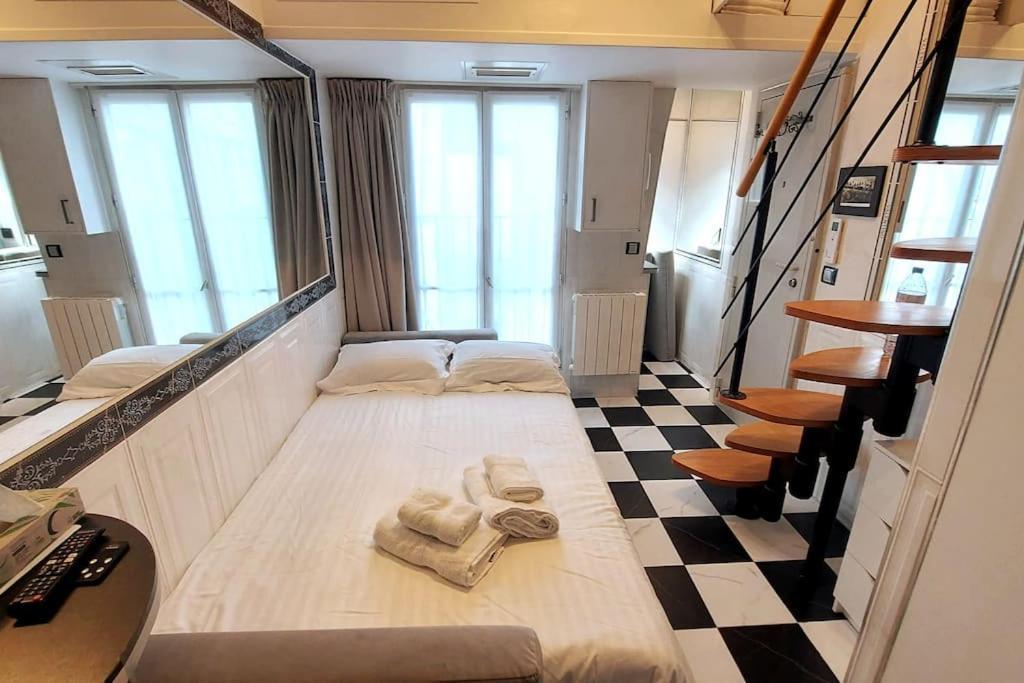 Duplex Notre-Dame De Paris Leilighet Eksteriør bilde